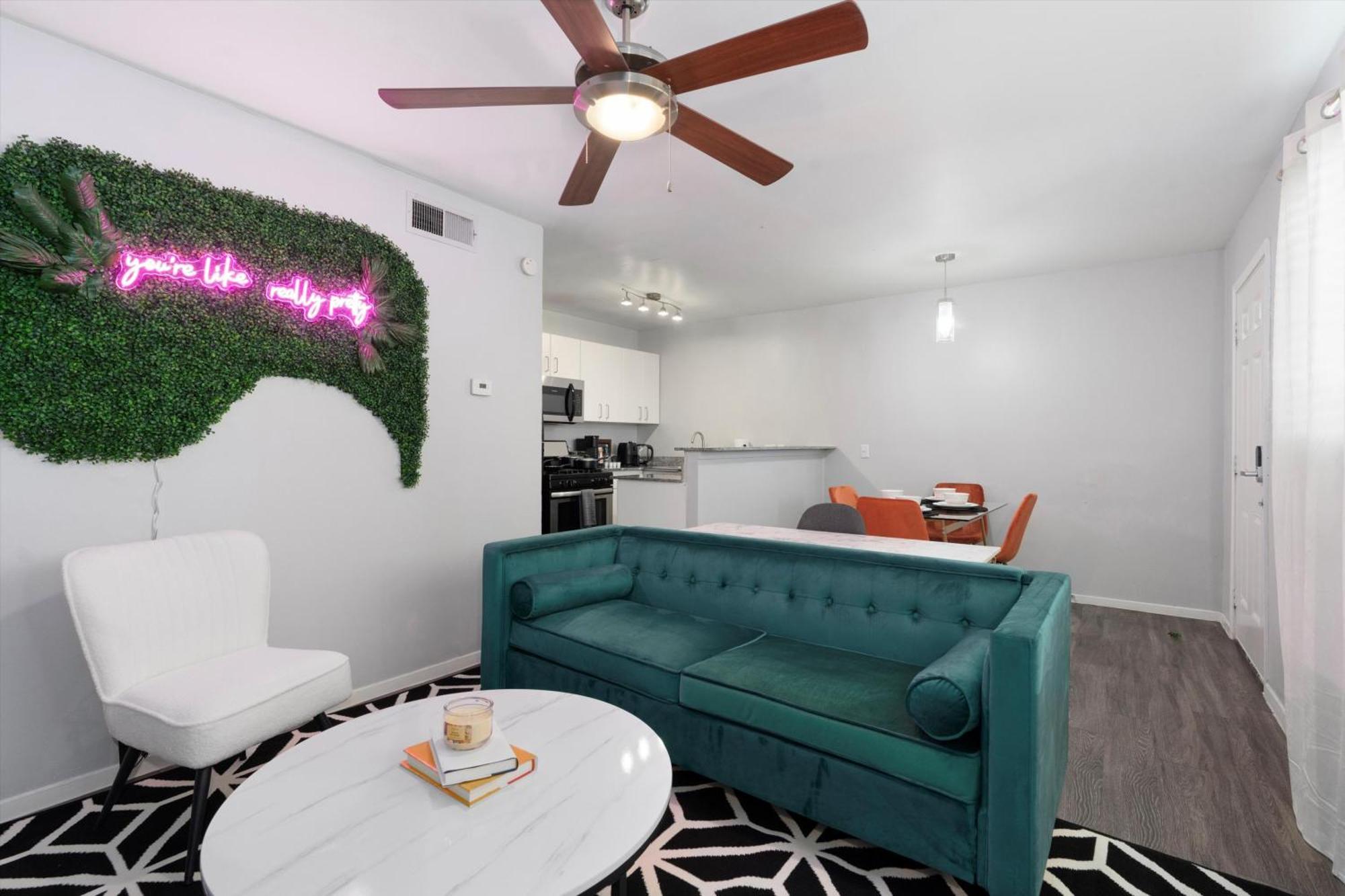 Mins 2 Downtown - King Bed - Private Stays Austin Exterior photo