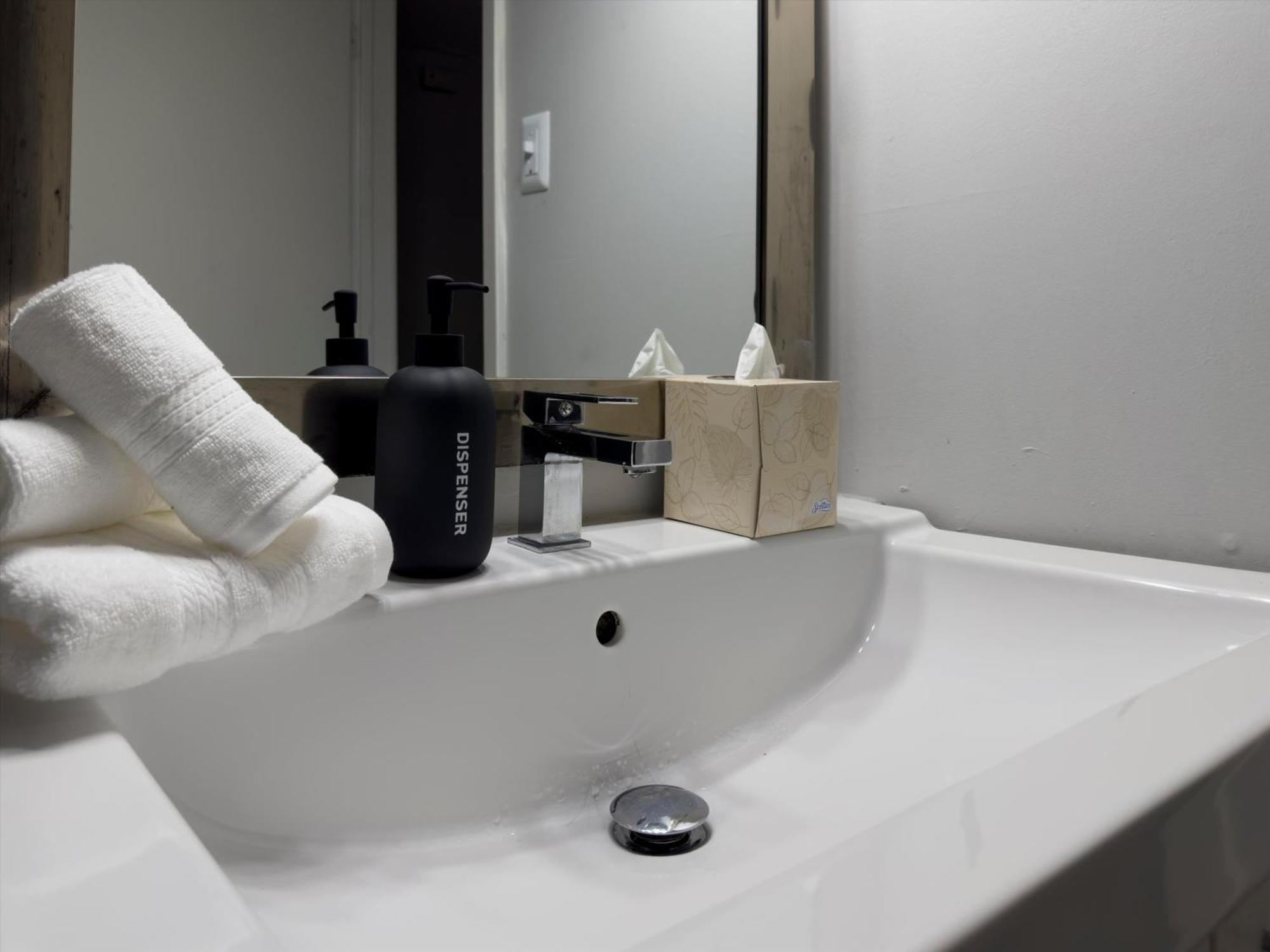 Mins 2 Downtown - King Bed - Private Stays Austin Exterior photo