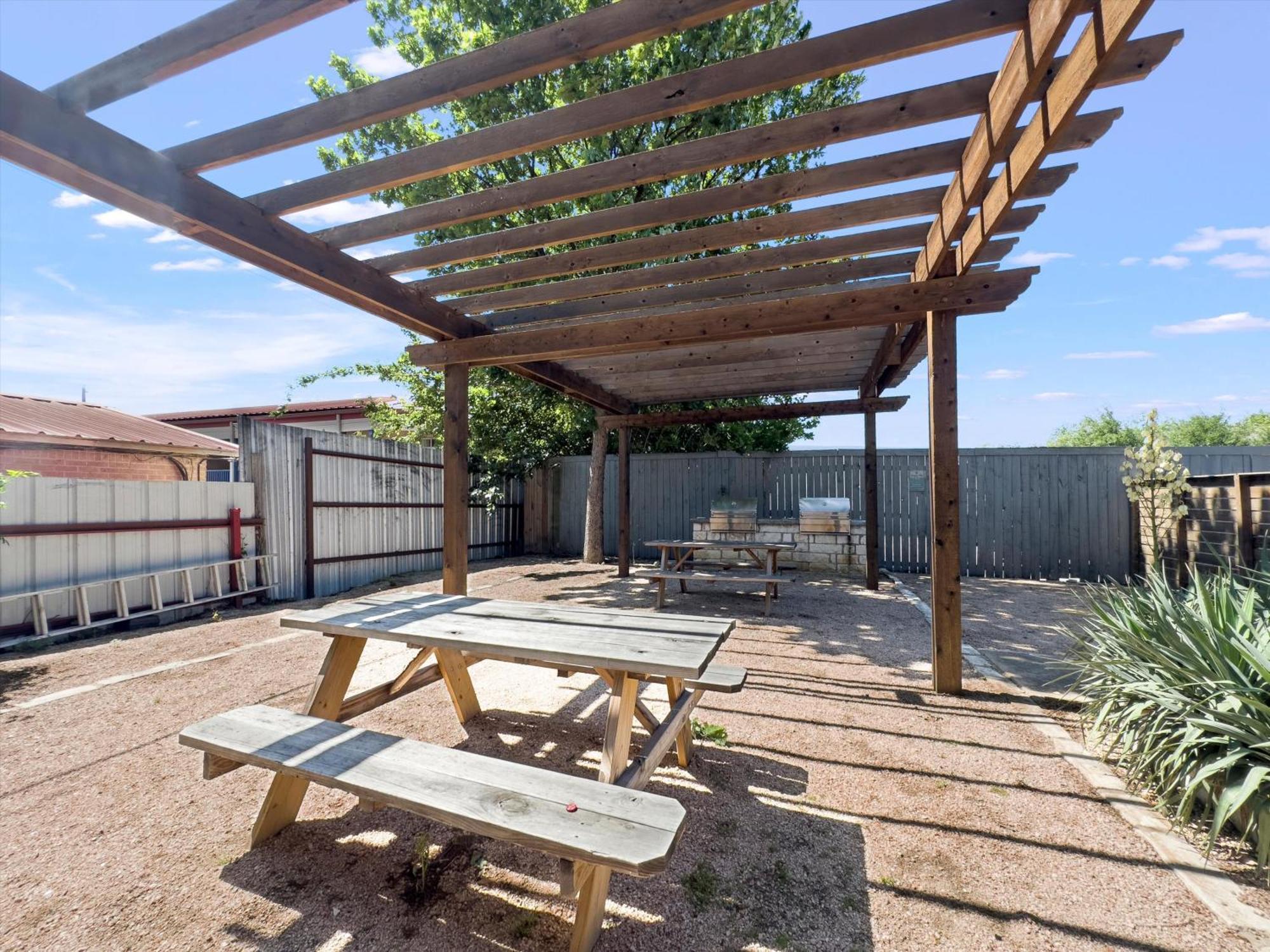 Mins 2 Downtown - King Bed - Private Stays Austin Exterior photo